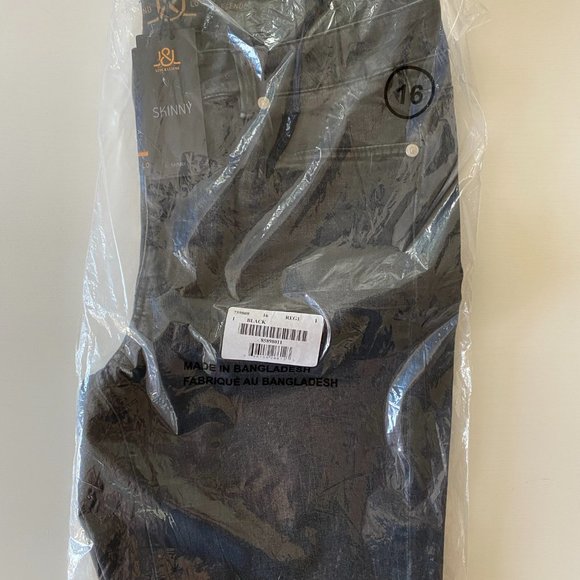 *Clearance* NWT Addition Elle Black Skinny Jeans Plus Size 16 12 - Picture 4 of 6